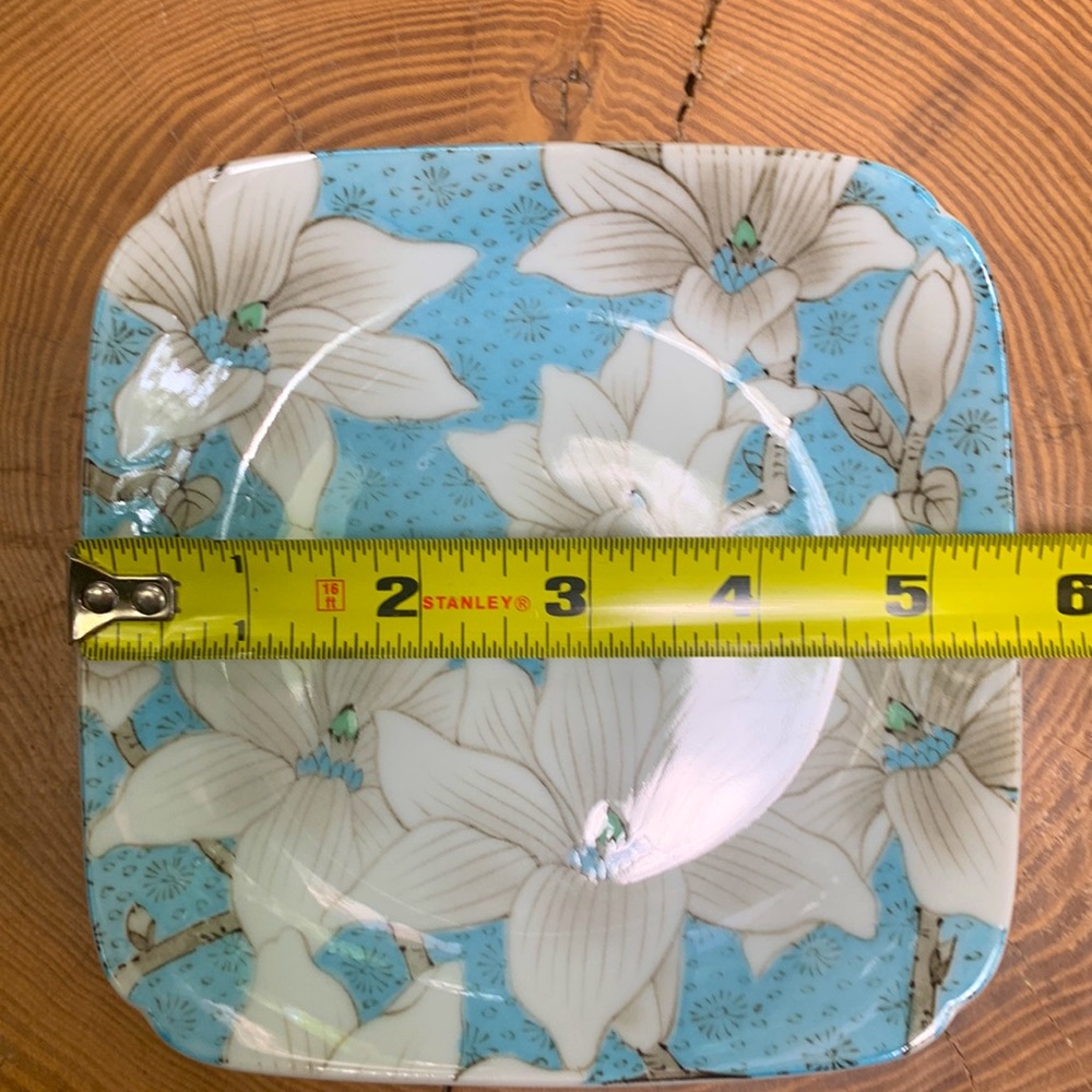 Japanese Magnolia Plate Blue - Picture 2 of 4
